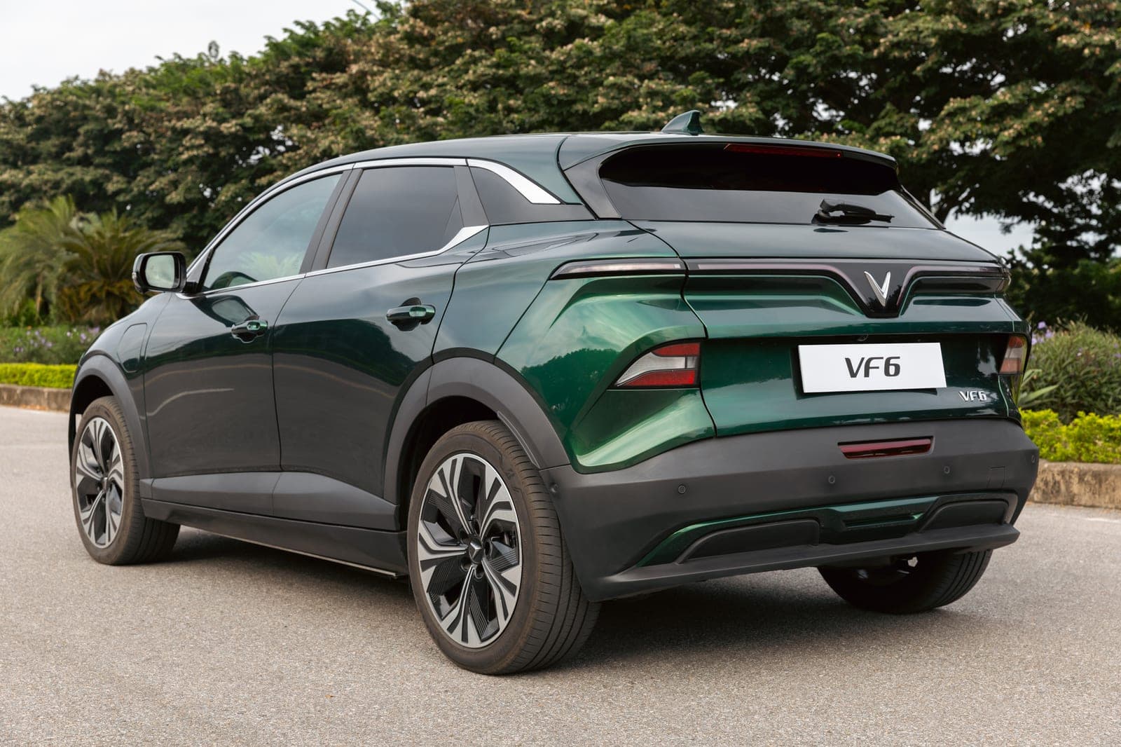 VinFast VF 6 — góc sau