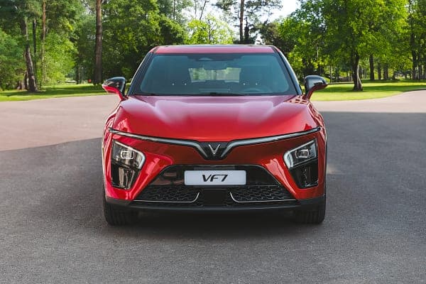 VinFast VF 7 — đầu xe