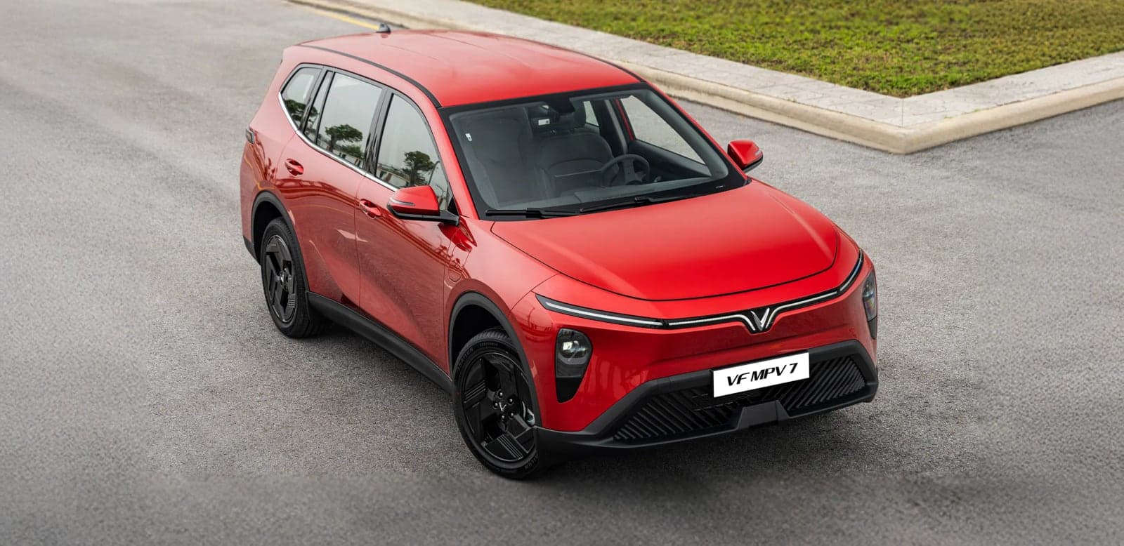 VinFast VF MPV 7 — góc 3/4 sau