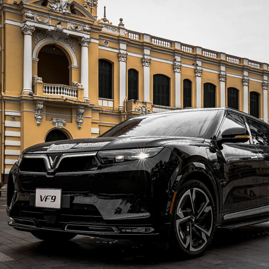 VinFast VF 9 màu đen Jet Black